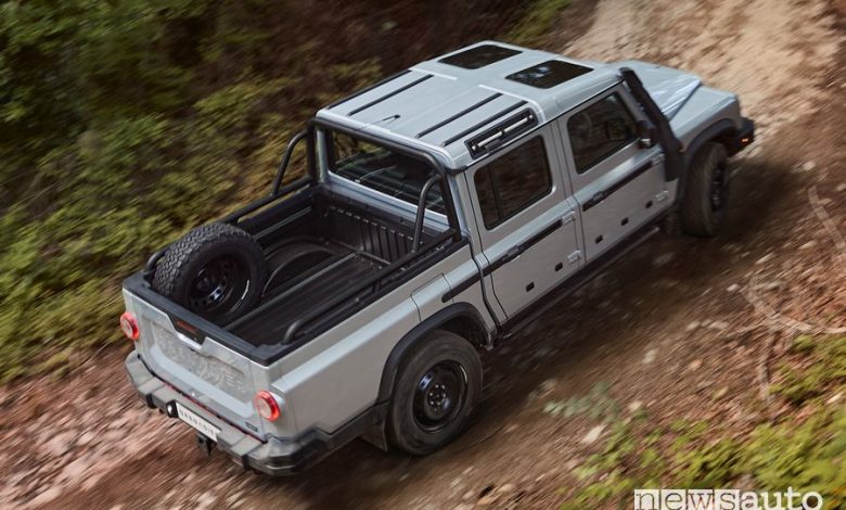 Ineos Grenadier Quartermaster posteriore 3/4 in off road