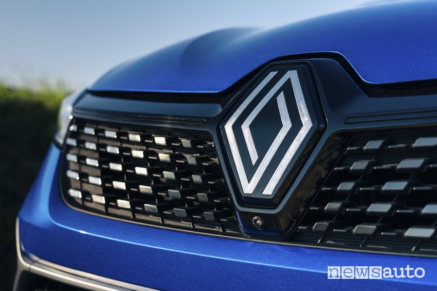 Renault Clio E-Tech Esprit Alpine blue logo telecamera griglia anteriore