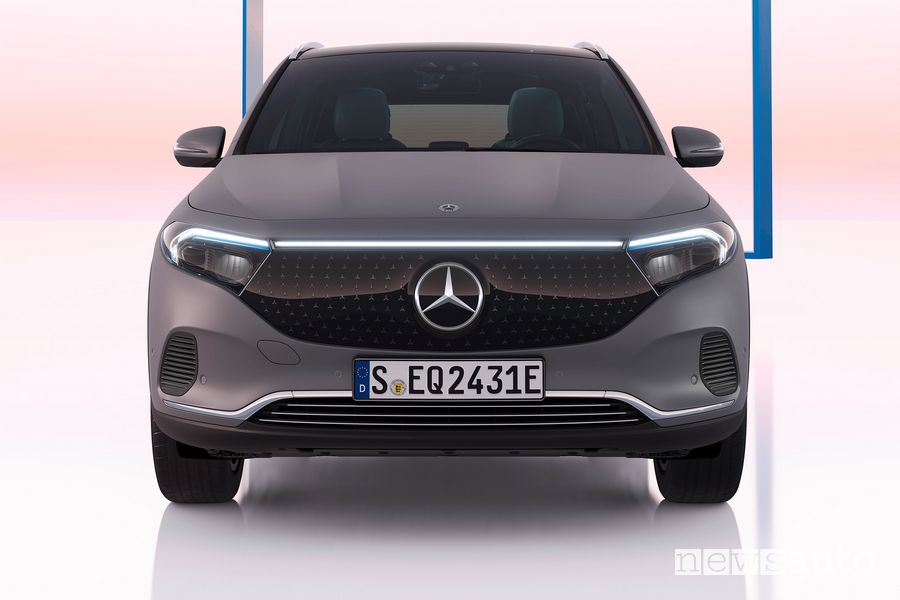 Mercedes-Benz EQA 250+ frontale