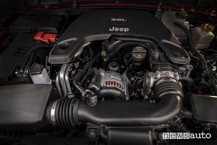 Jeep Gladiator motore V6 3,6 litri Pentastar