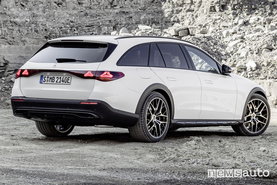 Mercedes-Benz E-Classe E All Terrain posteriore 3/4