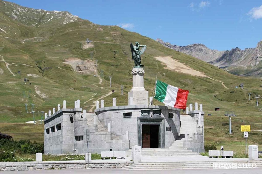 Valico del Tonale monumento