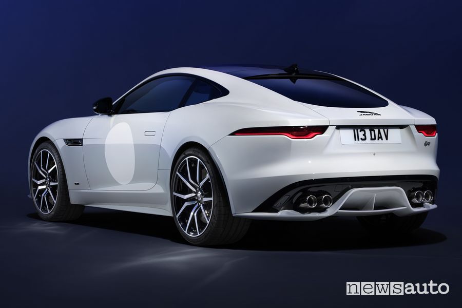 Jaguar F-Type limited edition Coupé posteriore 3/4