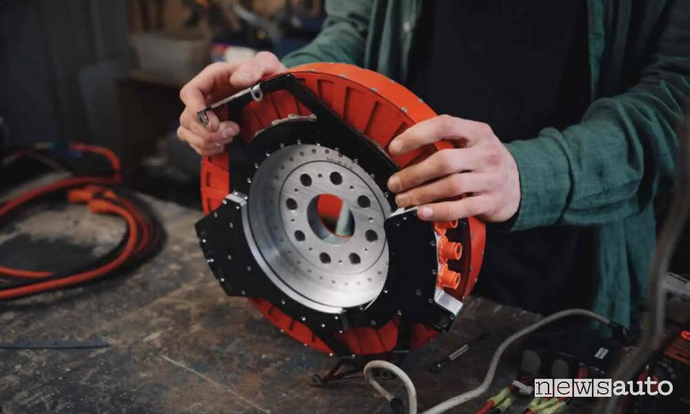 Kit REVR ibrido retrofit con motore elettrico assiale
