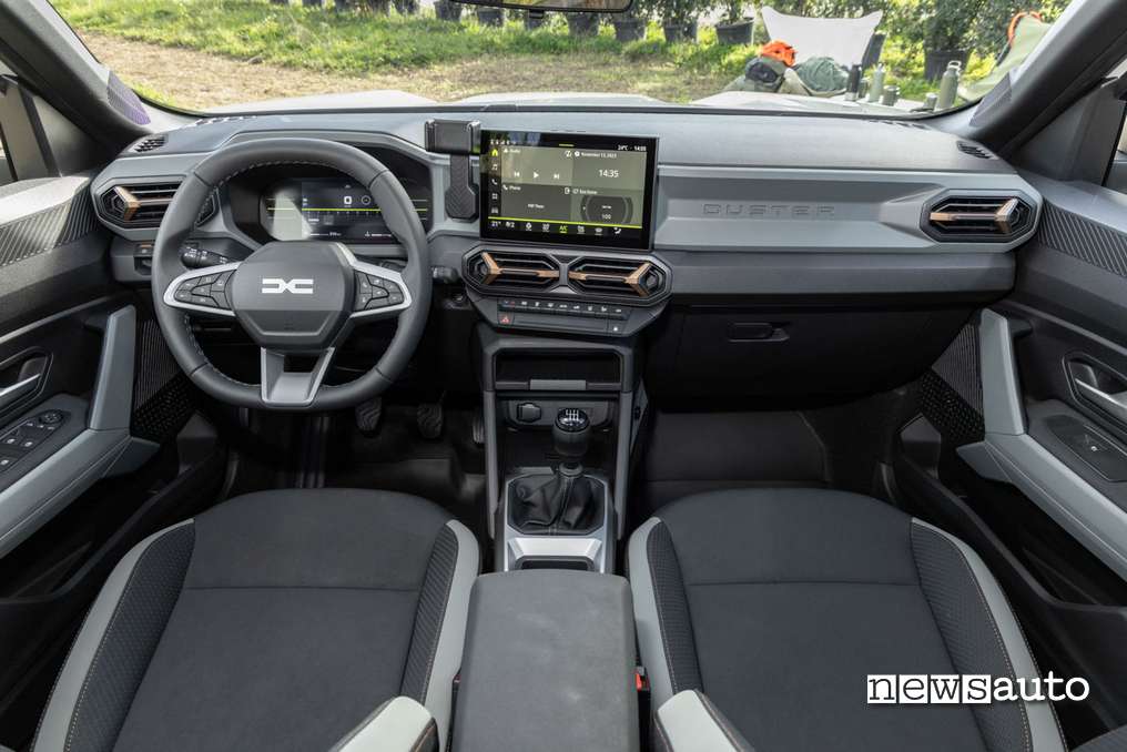Dacia Duster 2024 interni allestimento Extreme
