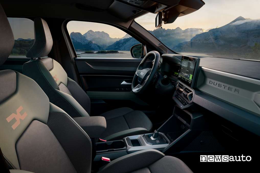 Dacia Duster 2024 sedili anteriori allestimento Extreme