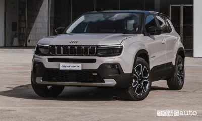 Jeep Avenger 2024 Hybrid anteriore 3/4