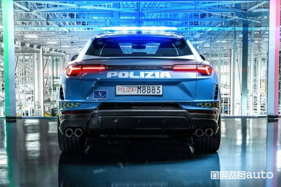Lamborghini Urus Performante della Polizia di Stato posteriore