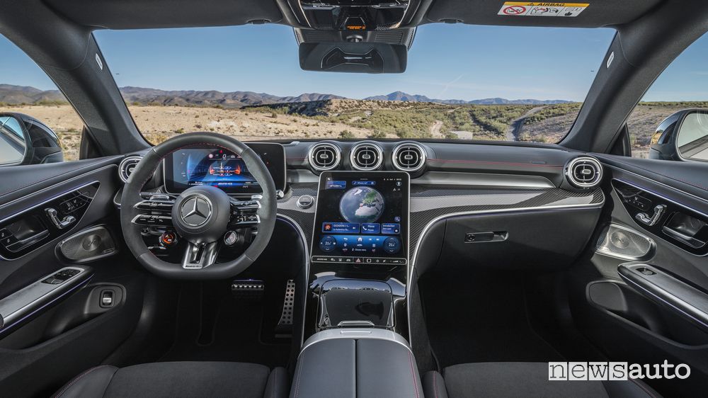 Mercedes CLE 53 4Matic+ Coupé plancia abitacolo