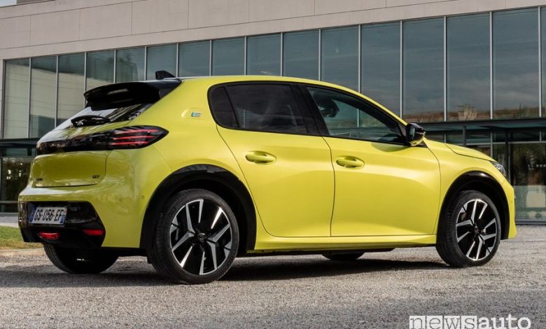 Peugeot e-208 GT elettrica posteriore 3/4