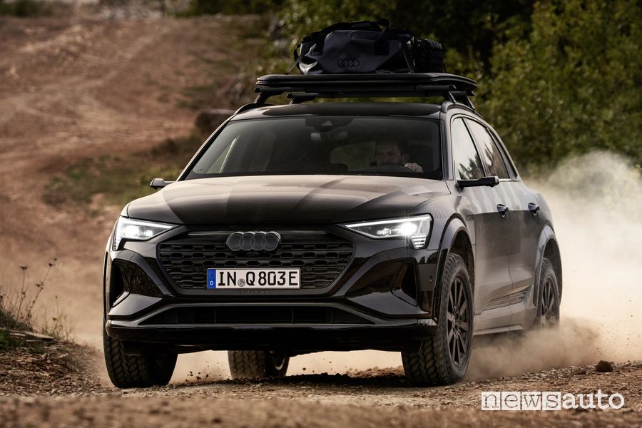 Audi Q8 e-tron edition Dakar off road