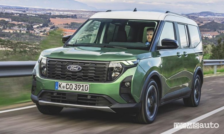 Ford Tourneo Courier su strada