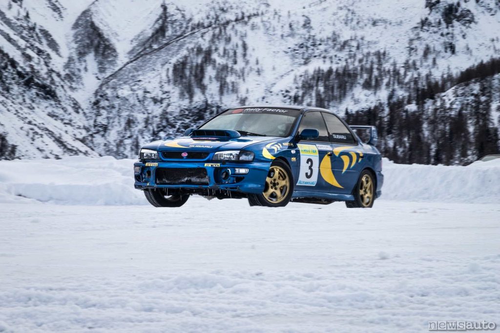 Subaru STI sulla neve. La guida sulla neve cambia a seconda che l'auto sia a trazione anteriore, posteriore o integrale