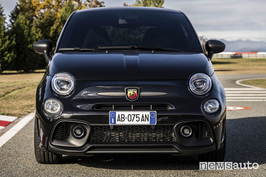 Abarth 695 75th Anniversary front