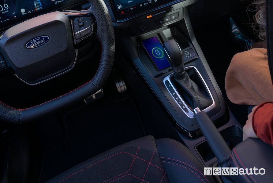 Nuova Ford Puma leva cambio automatico