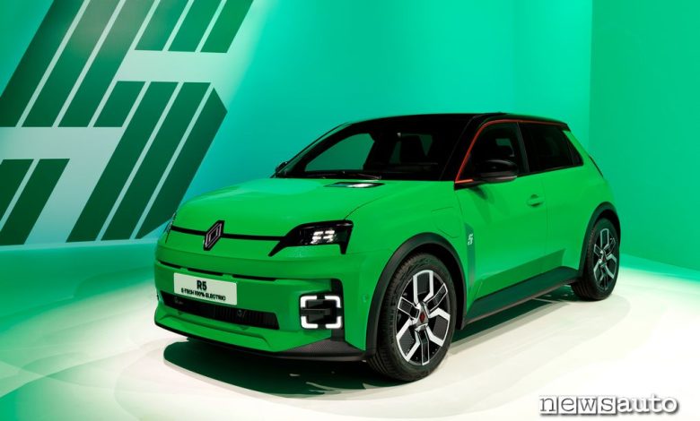 Renault 5 E-Tech Electric verde anteriore 3/4