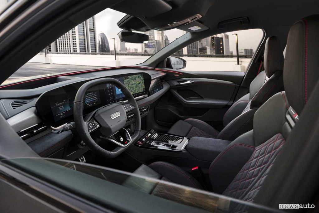 Audi SQ6 e-tron volante abitacolo