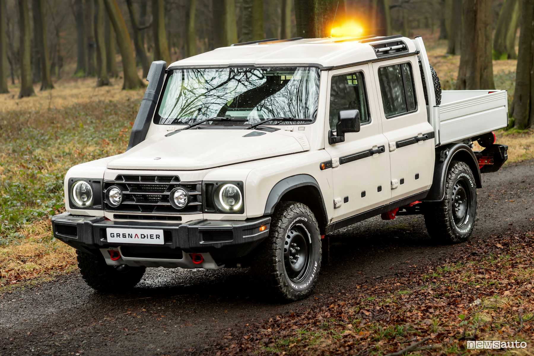 Ineos Grenadier pick-up, nuova versione Chassis Cab doppia cabina