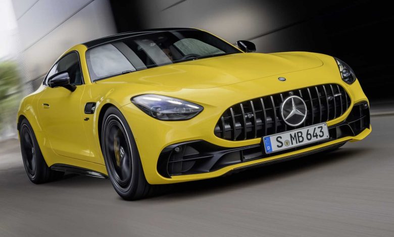 Mercedes-AMG GT 43 Coupé su strada