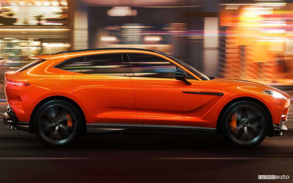 Aston Martin DBX707 laterale