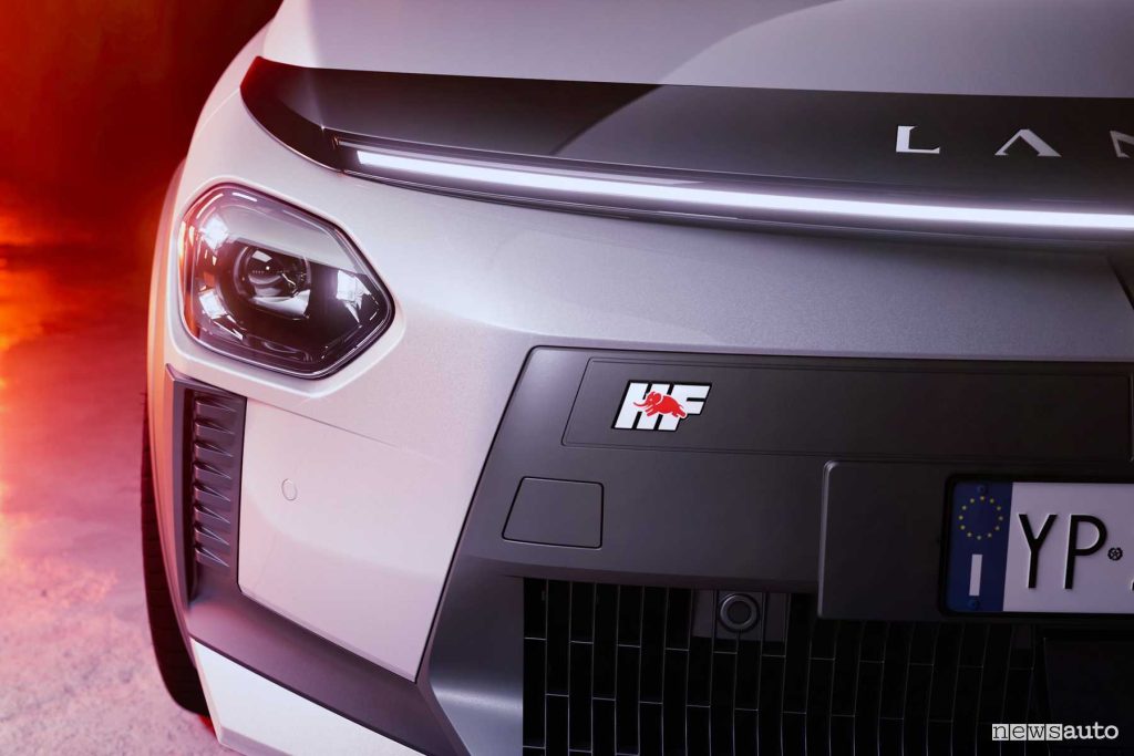 Lancia Ypsilon HF front headlight luminous signature