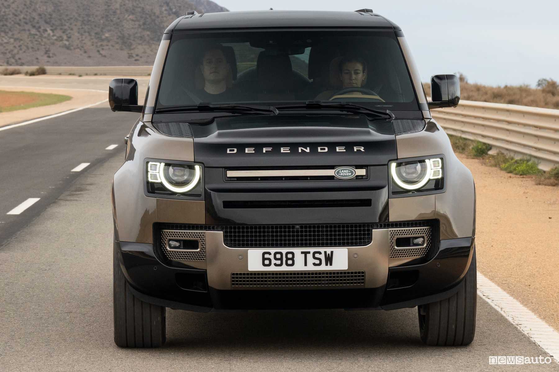 Nuova Land Rover Defender, caratteristiche, motori, prezzo | newsauto.it