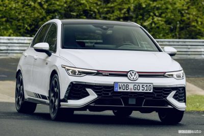 Volkswagen Golf GTI Clubsport in pista al Nürburgring