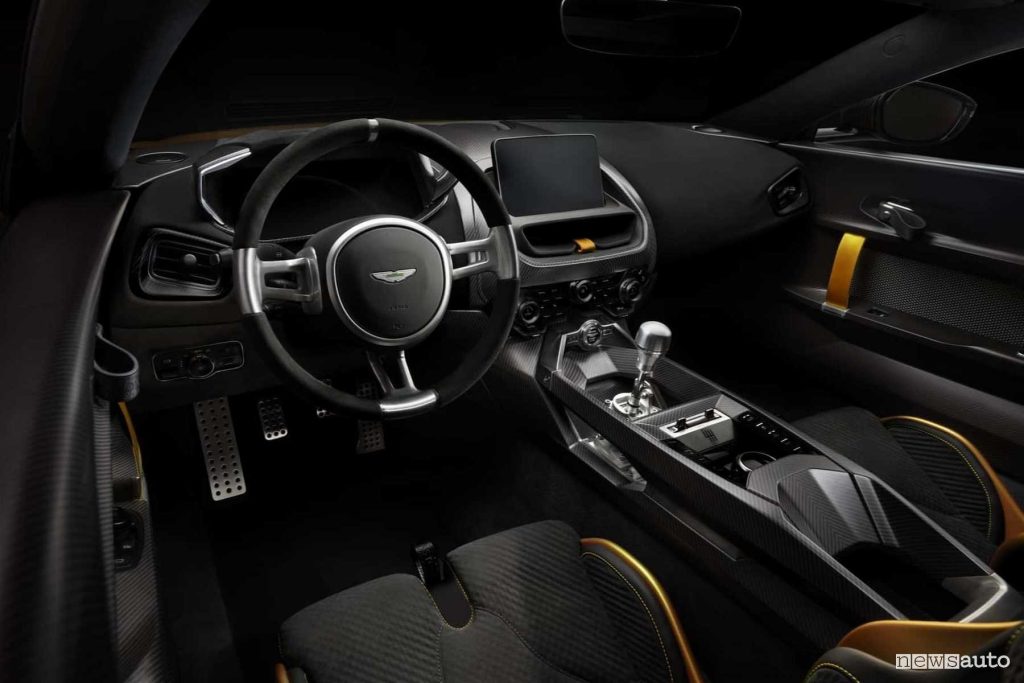 Aston Martin Valiant plancia abitacolo