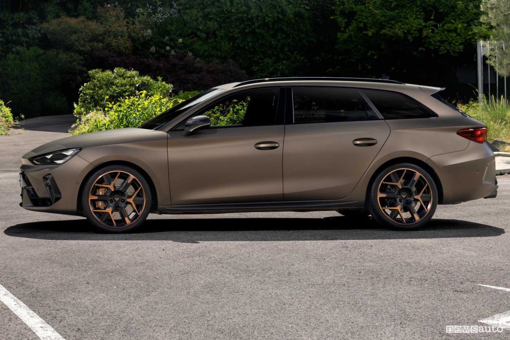 Nuova Cupra Leon VZ Sportstourer laterale
