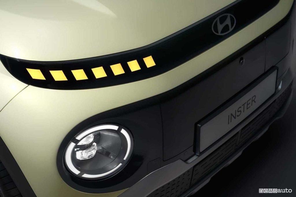 New Hyundai Inster front light signature