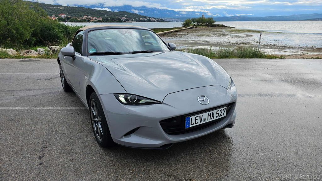 Nuova Mazda MX-5 Kazari Soft Top