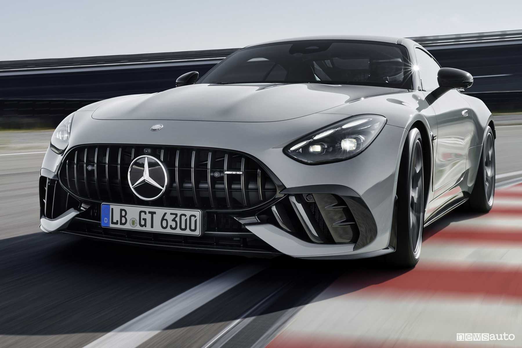 Mercedes AMG GT 63 Pro 4Matic+ in pista