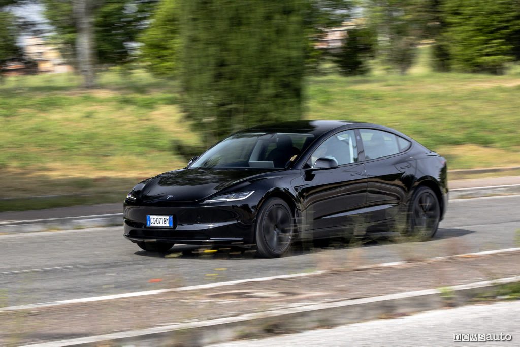 Prova su strada Model 3