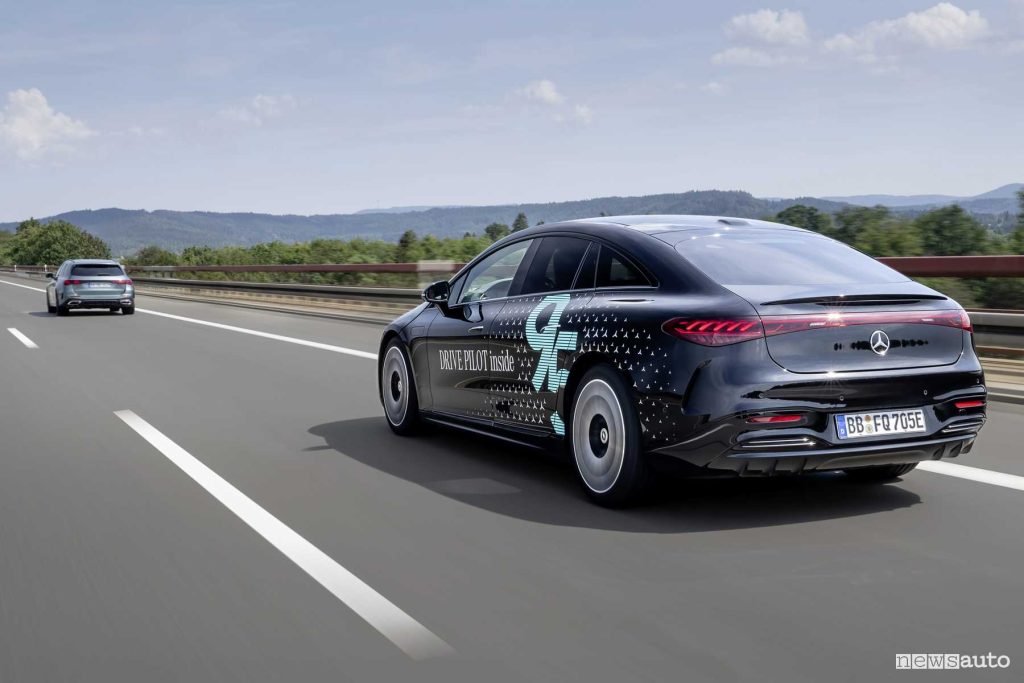 Mercedes Drive Pilot Level 3 autonomous driving