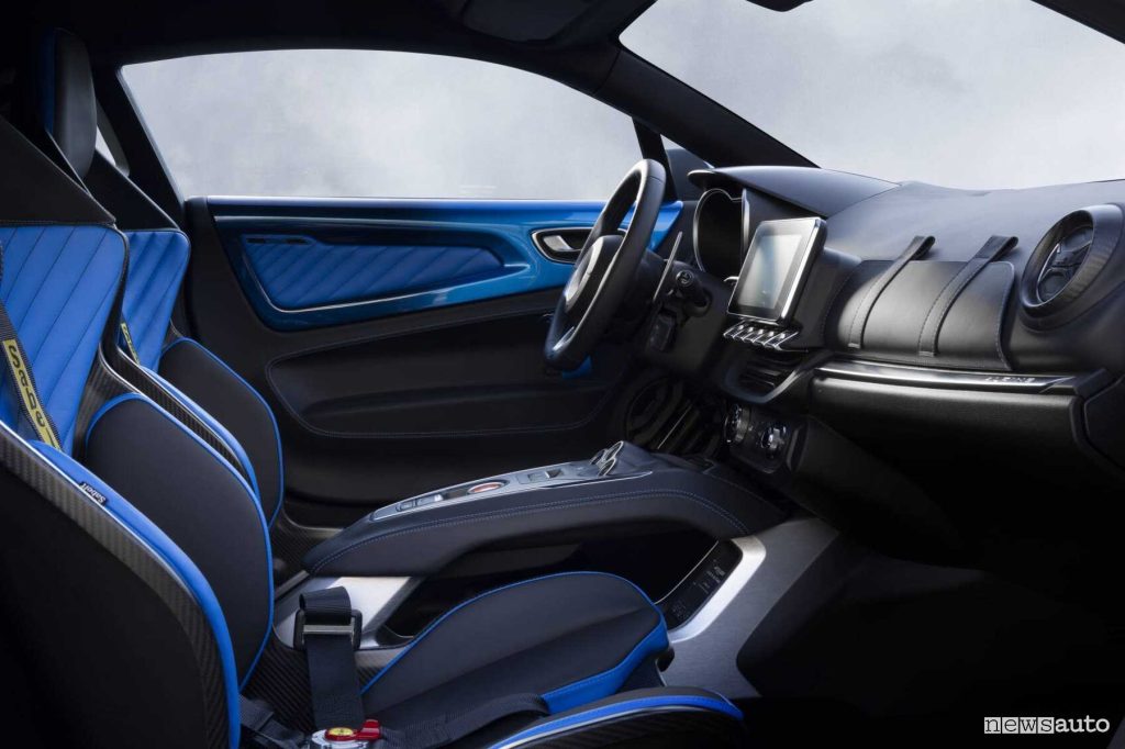 Alpine A110 R Ultime abitacolo