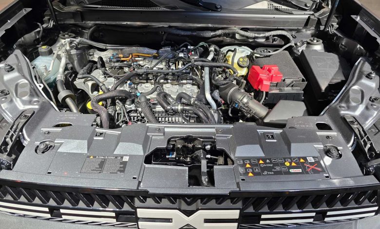Nuova Dacia Bigster Extreme 4x4 vano motore