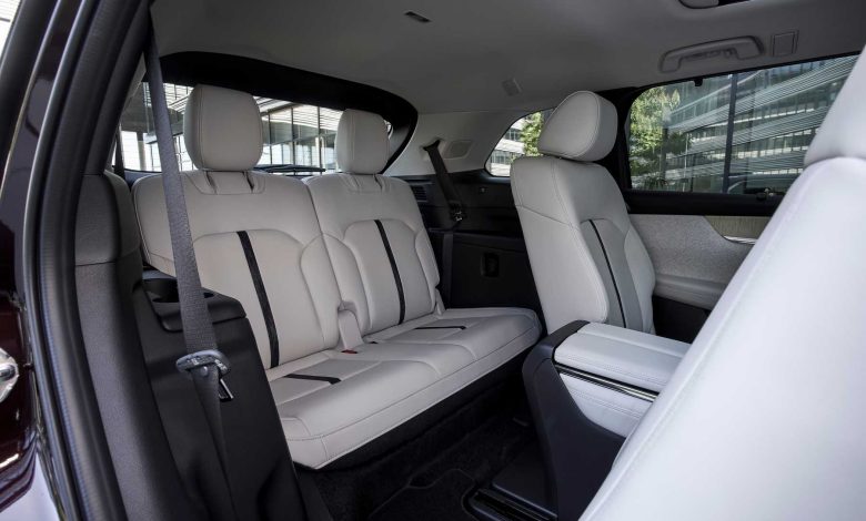 Mazda CX-80 plug-in-PHEV terza fila abitacolo