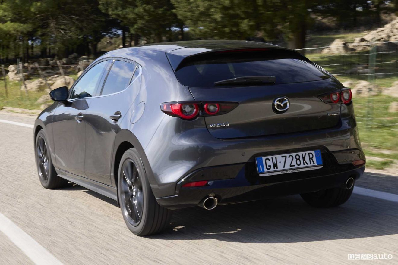 Nuova Mazda 3 2025, caratteristiche e prezzo