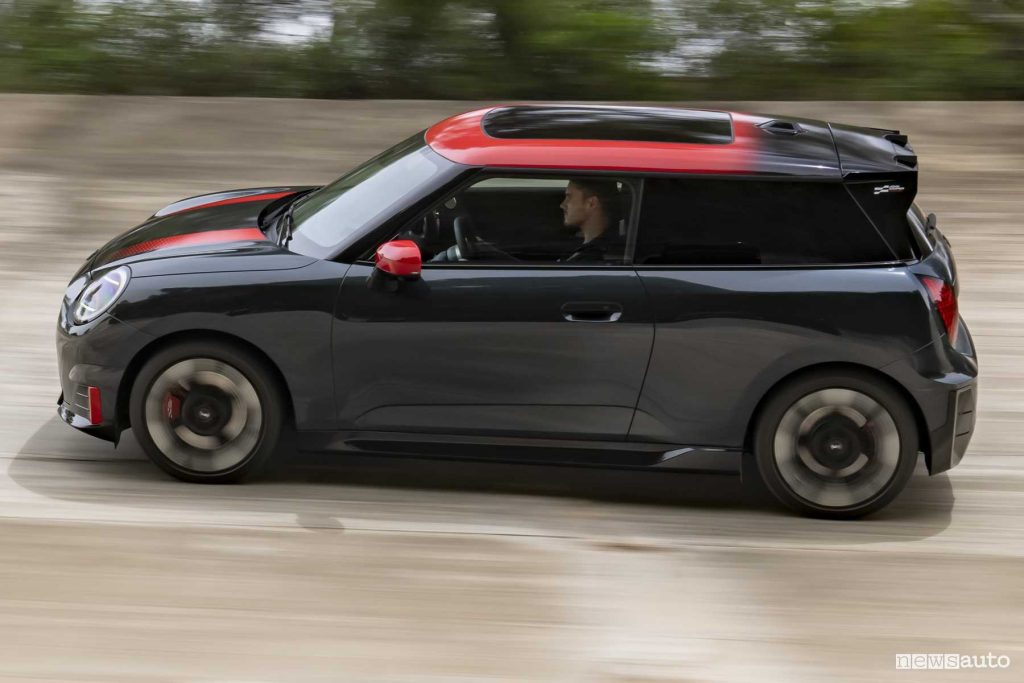 Mini John Cooper Works Electric in motion