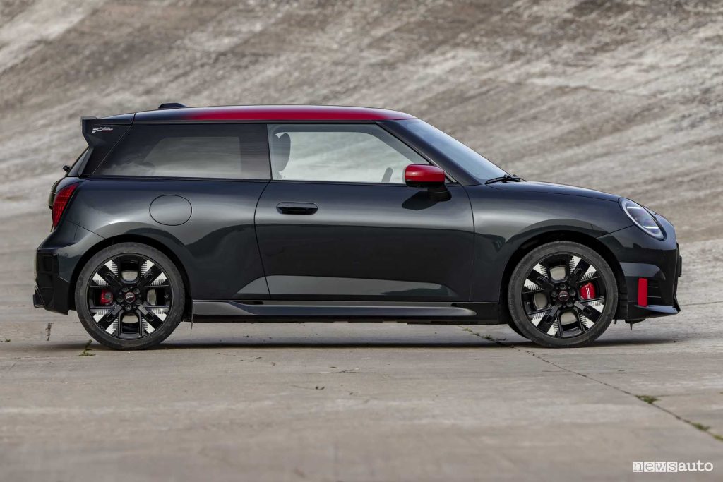 Mini John Cooper Works Electric side