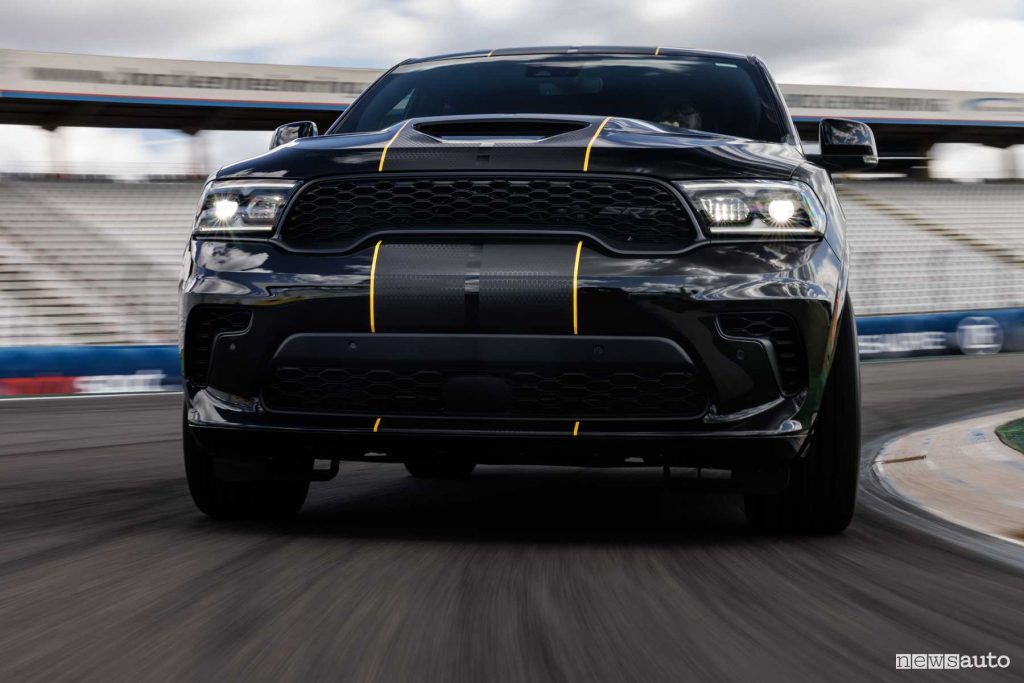 Dodge Durango SRT 392 AlcHEMI in pista