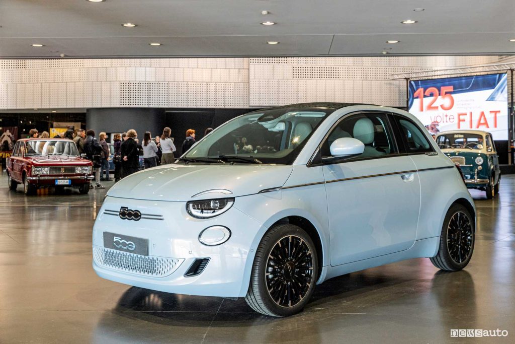 Fiat 500e La Prima mostra 125 anni