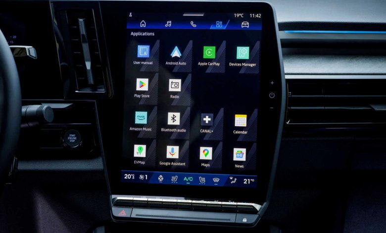 Renault Rafale E-Tech 4x4 Esprit Alpine display infotainment Android Auto