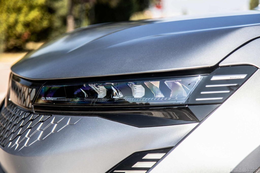 Renault Scenic E-Tech Esprit Alpine faro anteriore