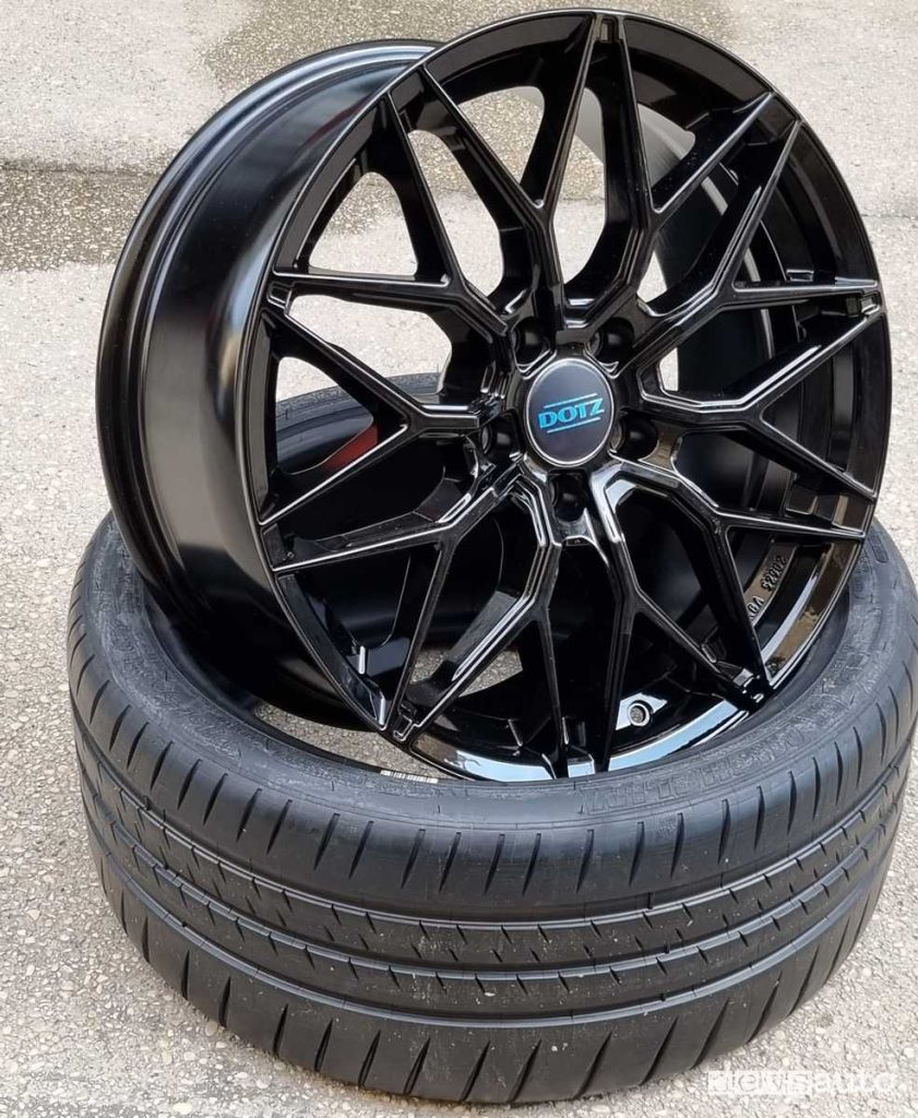 Ruota DOTZ, modello Suzuka con pneumatici Michelin Pilot Sport Cup 2