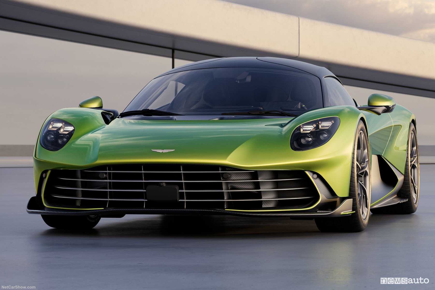 Aston Martin Valhalla plug-in, caratteristiche e prezzo