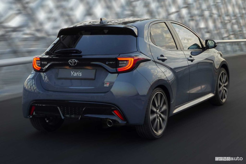Toyota Yaris GR Sport 2025 su strada