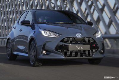 Toyota Yaris GR Sport 2025 su strada