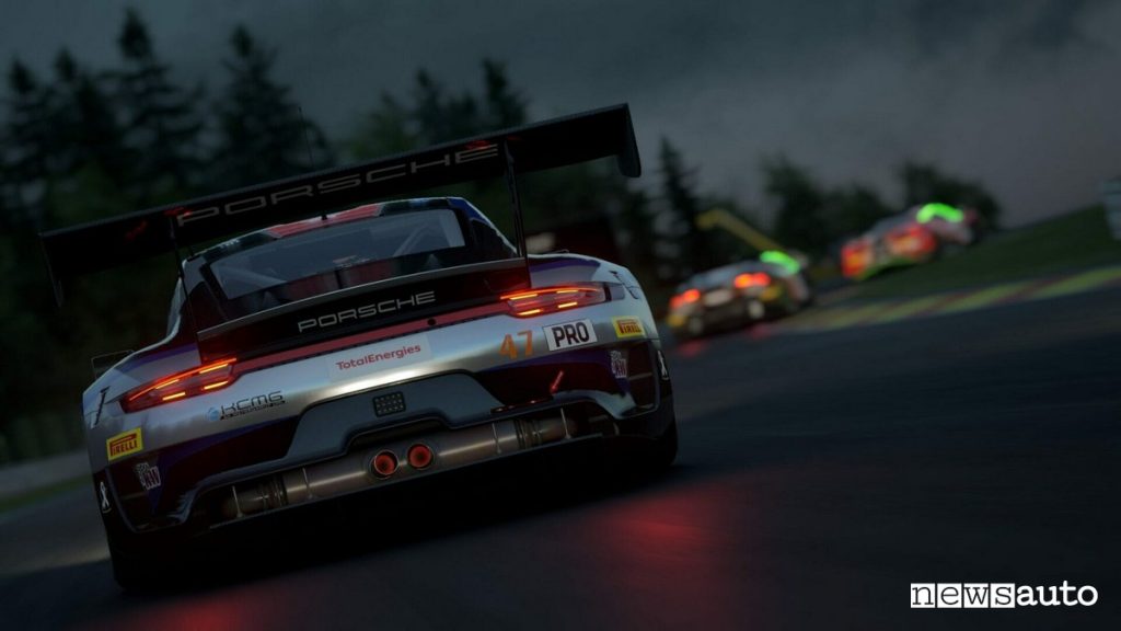 Una Porsche su Assetto Corsa Competizione