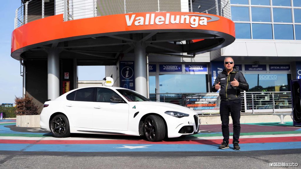 L'Alfa Romeo Giulia Quadrifoglio in pista a Vallelunga